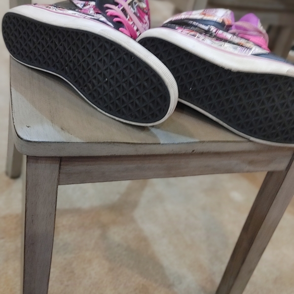 Punkrose - Picture 3 of 8